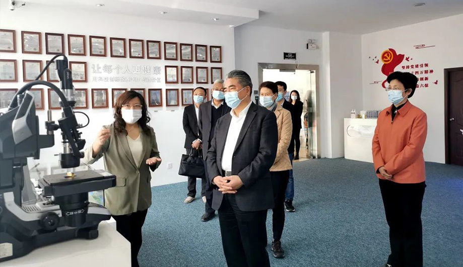 无锡市政协主席项雪龙一行莅临祥生医疗调研指导
