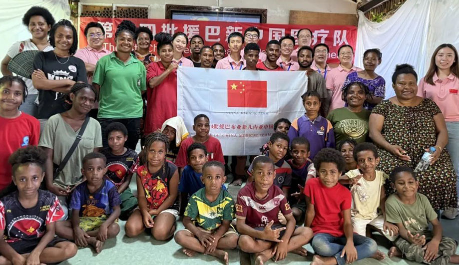 使命在肩，传承大爱——援巴新中国医疗队携SonoEye掌超开展援外任务