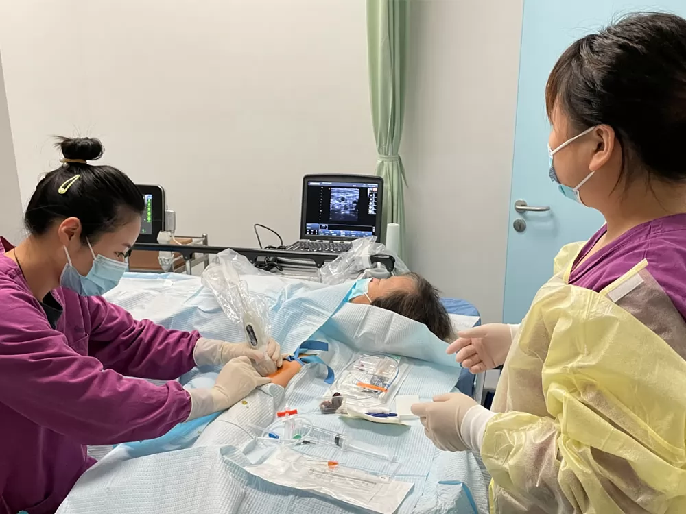 Take it anywhere The Chison Portable Ultrasound Device adapts to your point of care. lets you easily move from cart to table to wall.